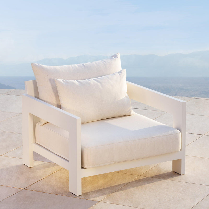 Hampton Lounge Chair | Aluminum Asteroid, Panama Grafito, Batyline Silver