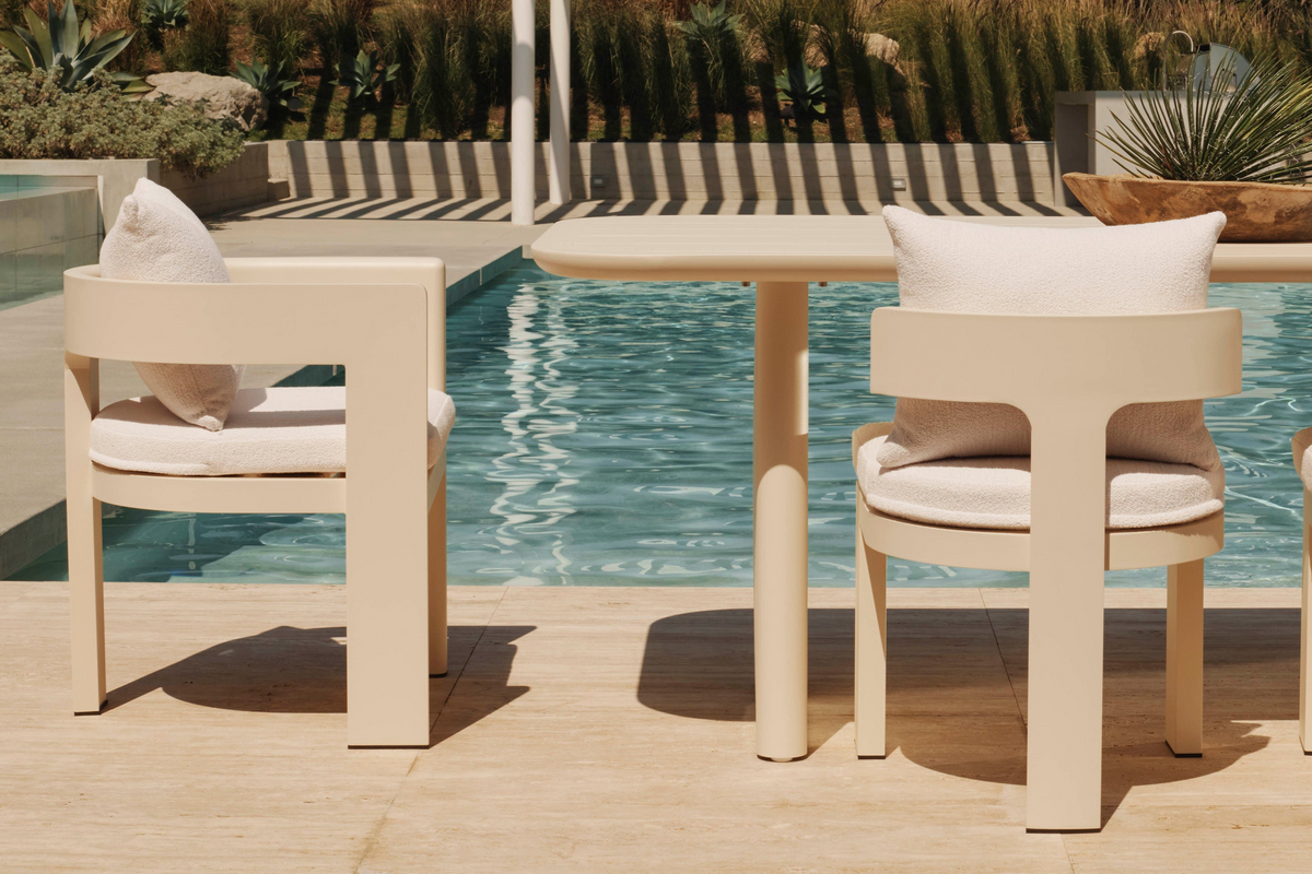 Victoria Aluminum dining