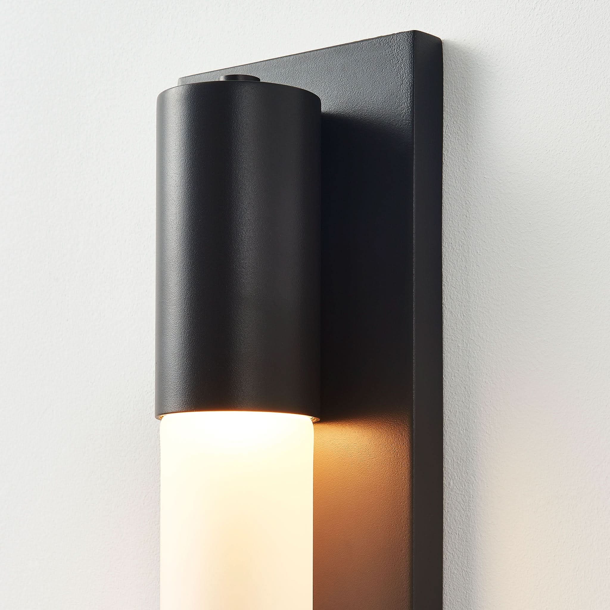 Breeze Xl Aluminum Outdoor Sconce