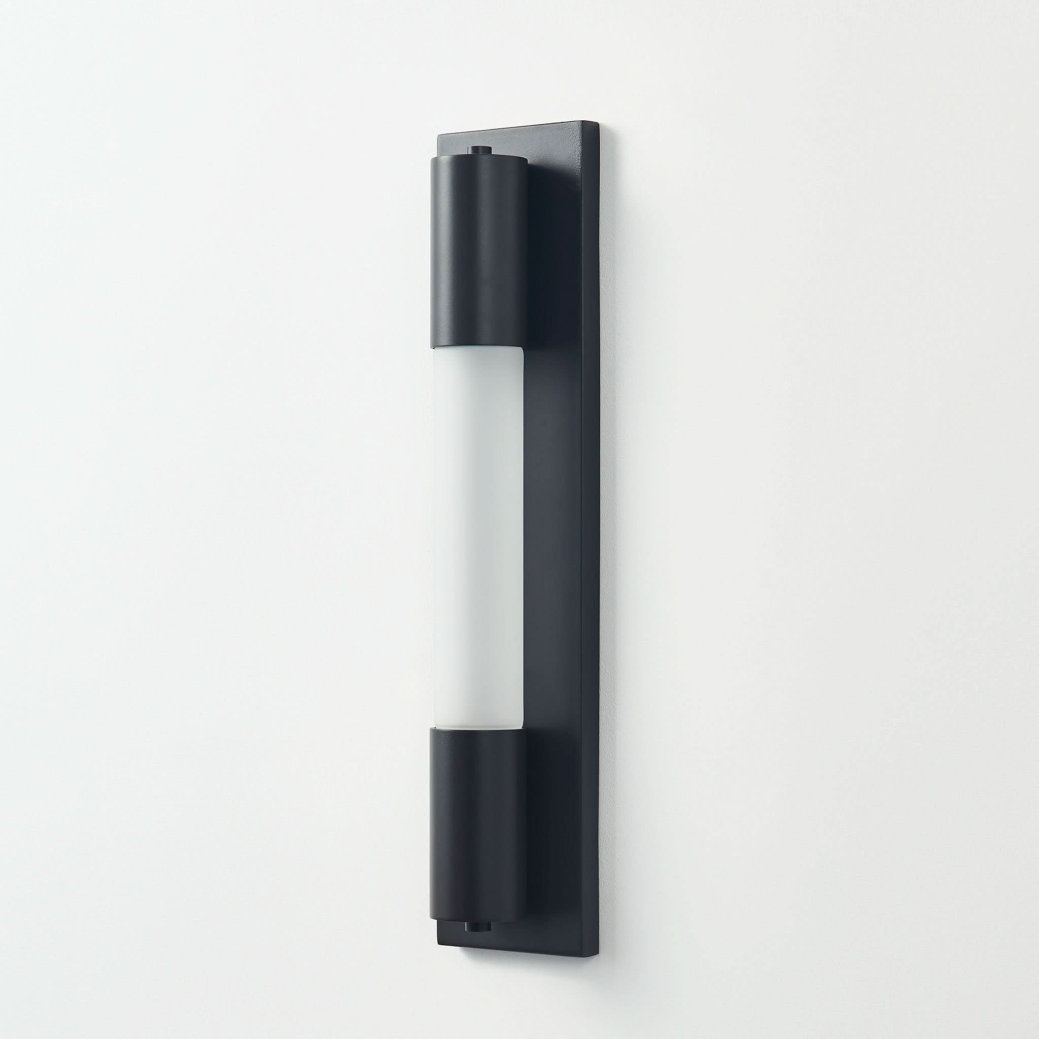 Breeze Xl Aluminum Outdoor Sconce