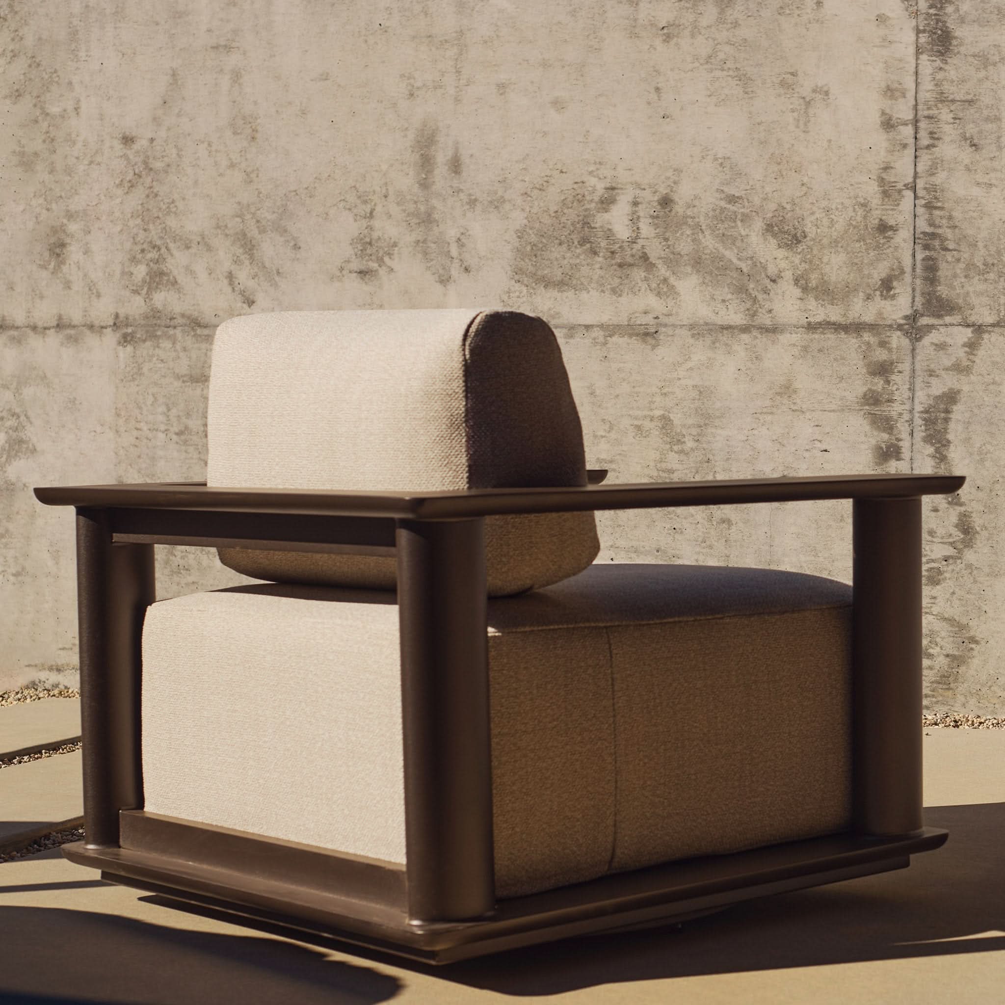 Newport Aluminum Lounge Chair