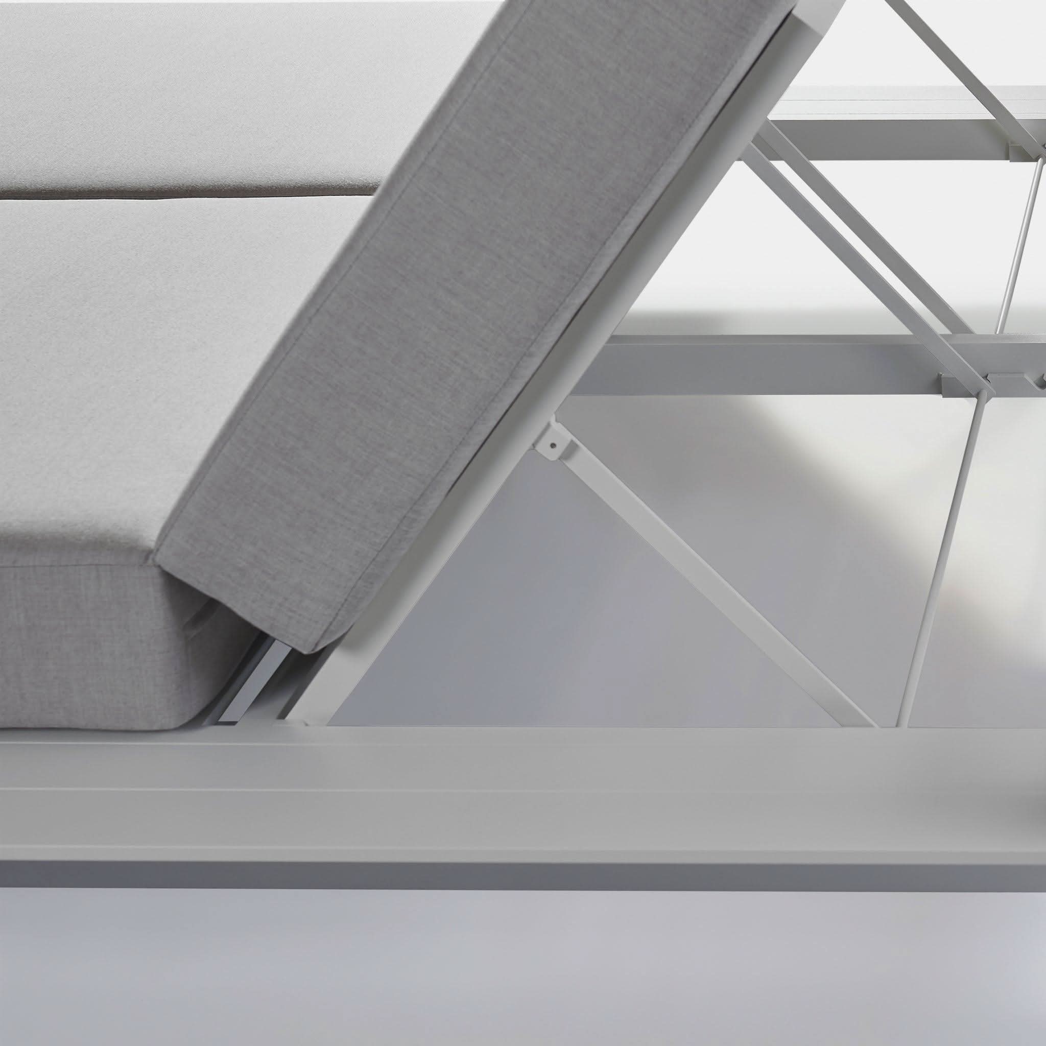Breeze Xl Aluminum Cabana