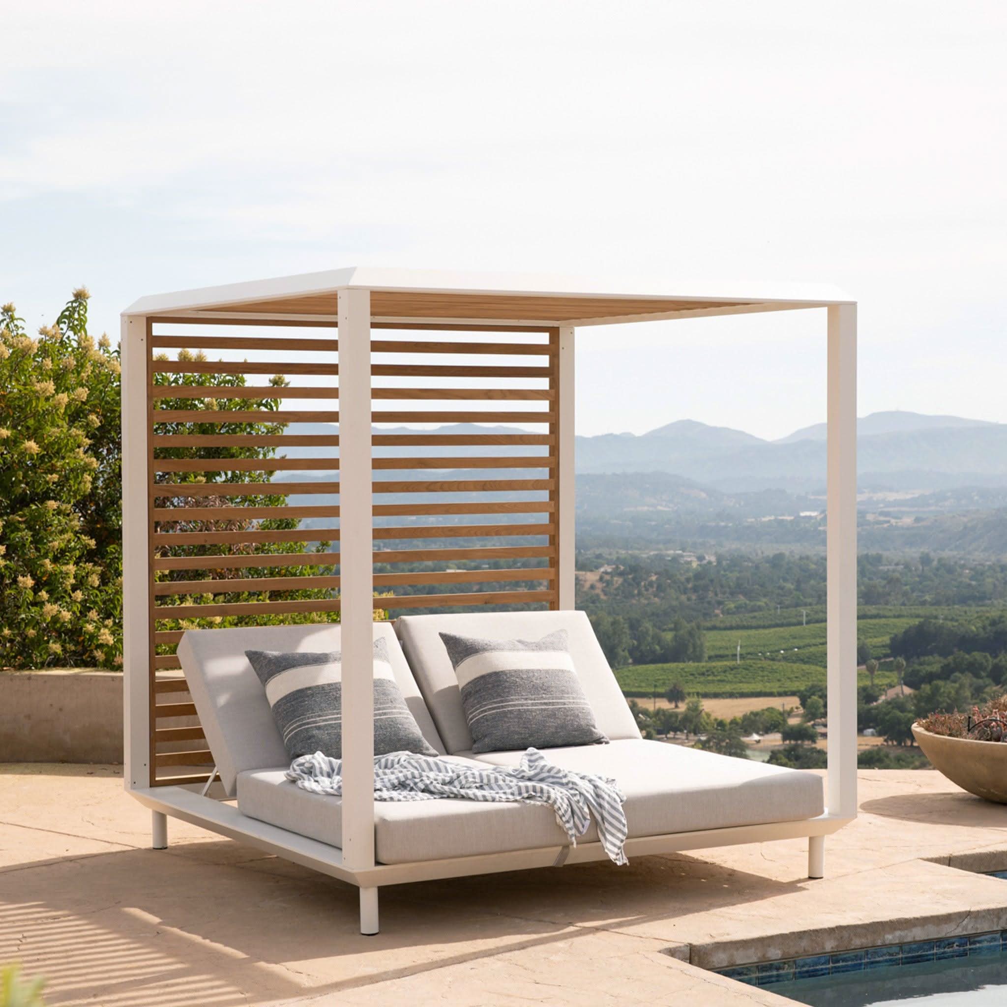 Breeze Xl Aluminum Cabana